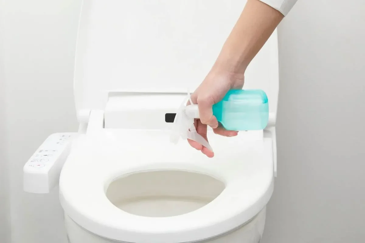 Acide chlorhydrique pour toilette : combien de temps pour un résultat efficace ?