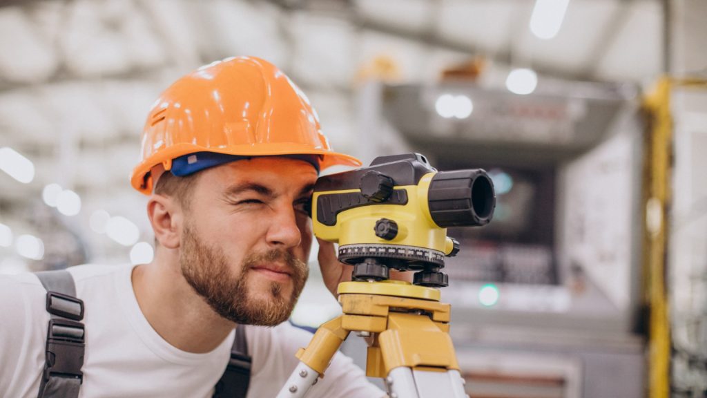 Les critères essentiels avant d’acheter un appareil de mesure topographique